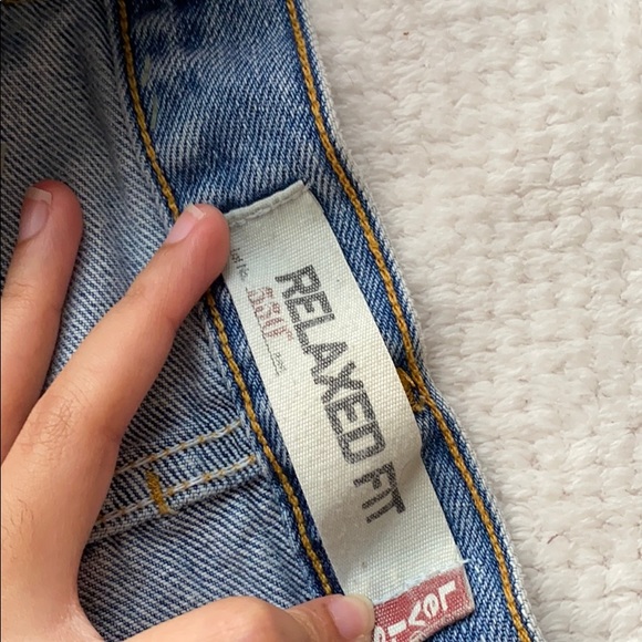 NWOT Distressed Levi’s Shorts Jean Ripped VTG EUC - Picture 5 of 6